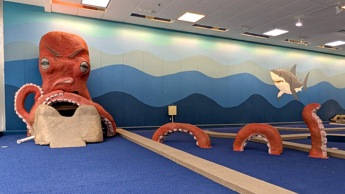 The 18th hole at Putt Quest: Ocean Odyssey features a kraken.